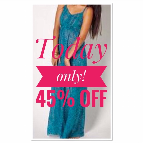 O'Neill Dresses & Skirts - O'NEILL Amore Dress